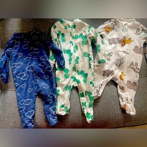 0-3m Old Navy footed pajamas set of 3